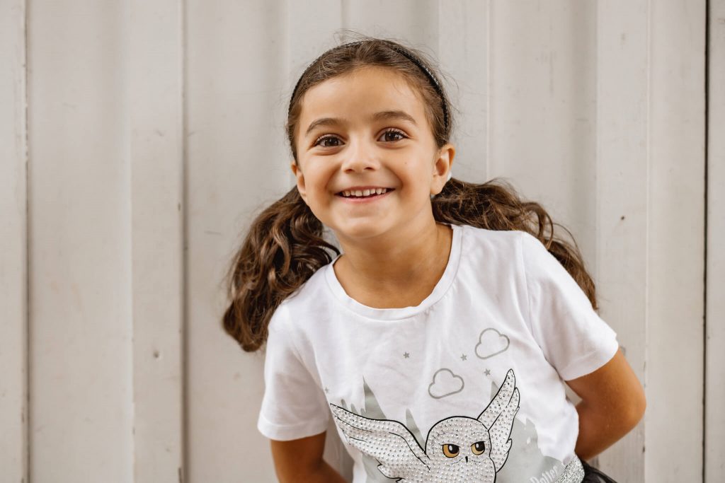 Kindergartenfotografie in Nürnberg Mädchen grinst