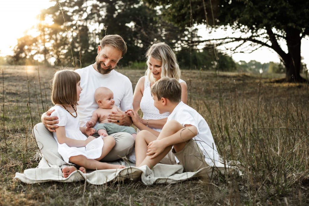 Familienfotos Familienfotografin in Nürnberg glückliche Familie