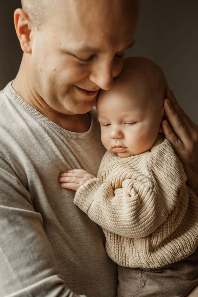 Babyfotos in Nürnberg Papa mit Baby